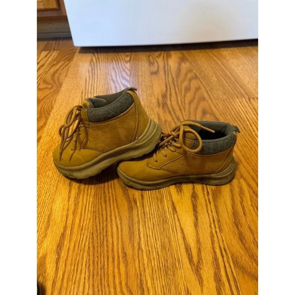 Oshkosh Shoes Size 11 M